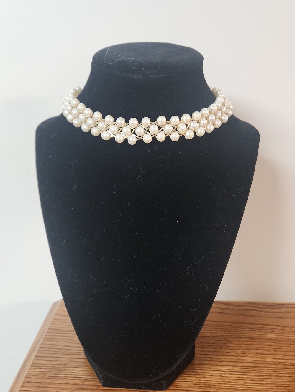 Guess Ivory Faux Pearl Choker Necklace - Elegant Women Jewelry